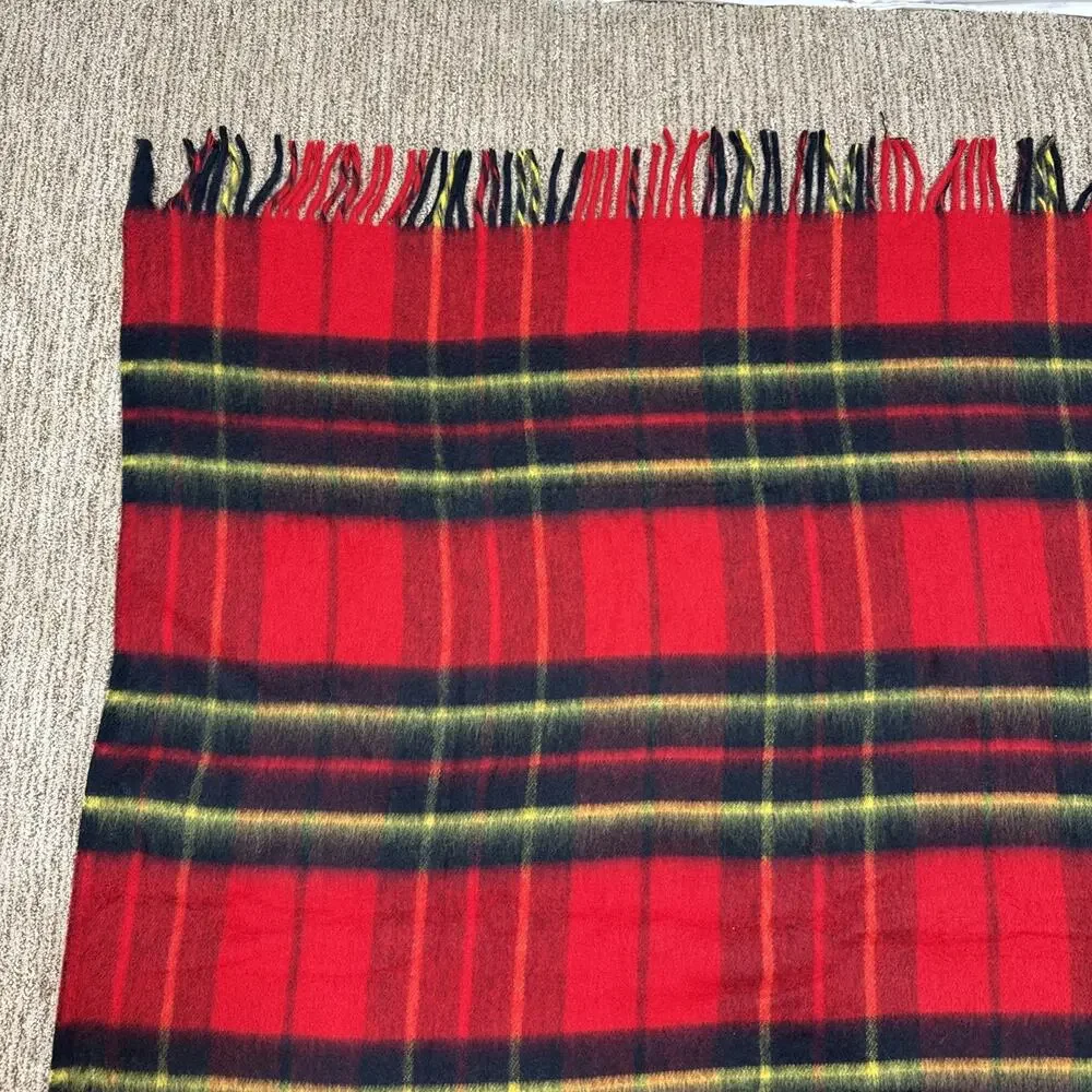 St Mary's Vintage Red Tartan Plaid Throw Stadium Blanket Fringe Trim Made in USA